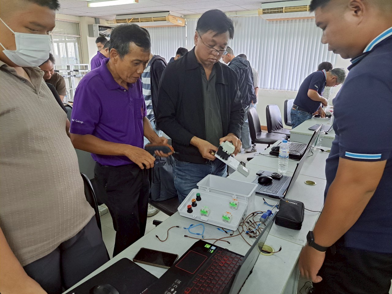 การควบคุมมอเตอร์และปั๊มน้ำอัตโนมัติด้วย IoT