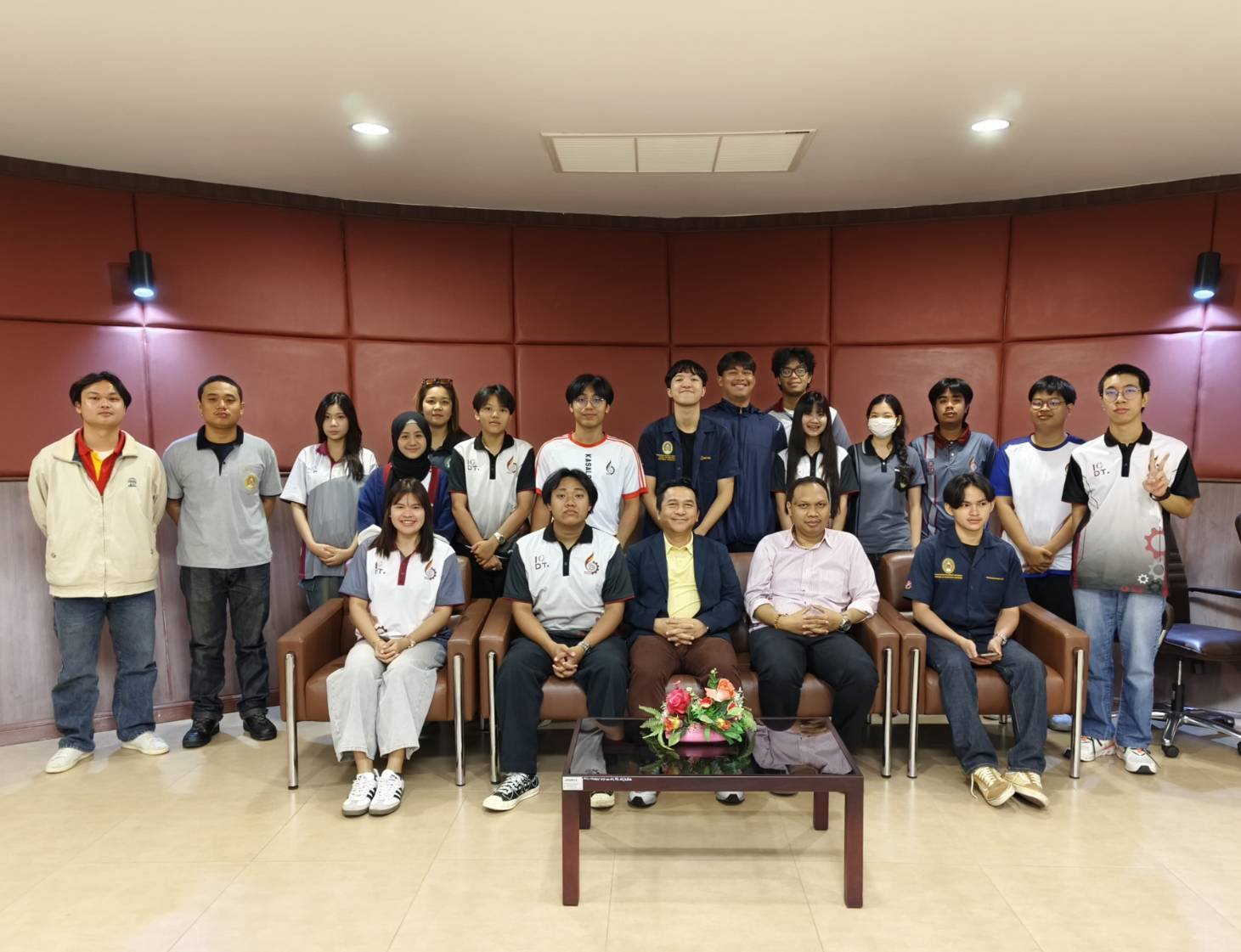 ประชุมสโมสรนักศึกษาคณะเทคโนโลยีอุตสาหกรรม เพื่อเตรียมความพร้อม